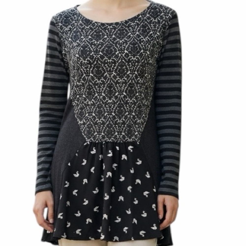 Alembika Mixed Material/Print Black/White/Gray Long SleeveTunic Top 1(6-8)